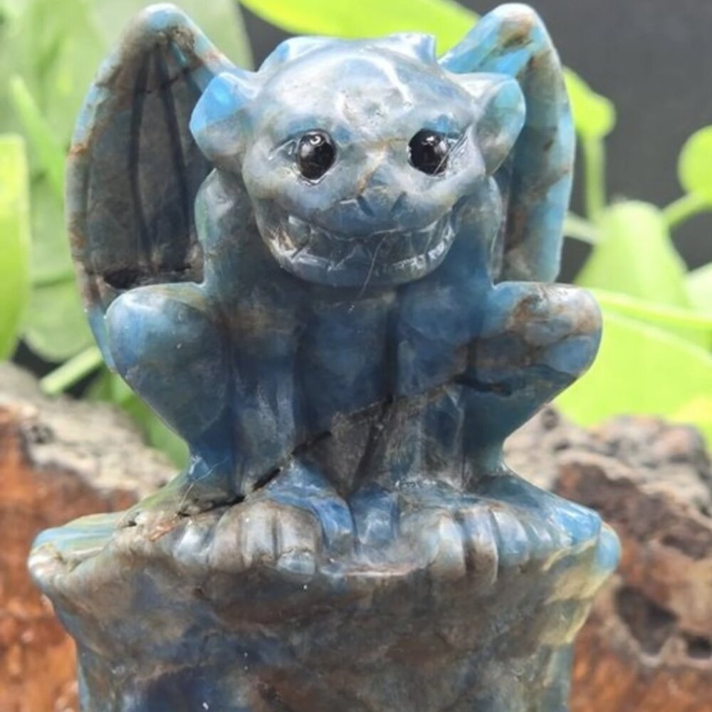 NATURAL BLUE APATITE CARVED GARGOYLE SCULPTURE DEMON NWOT